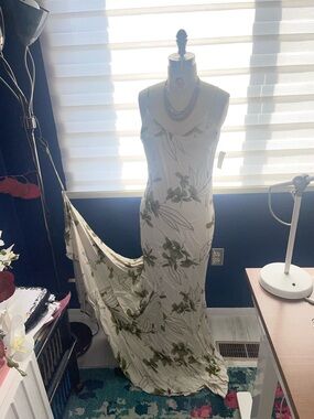 Hilo Hattie Cream Maxi Slip Dress with Green Floral Print. Zip need small repair